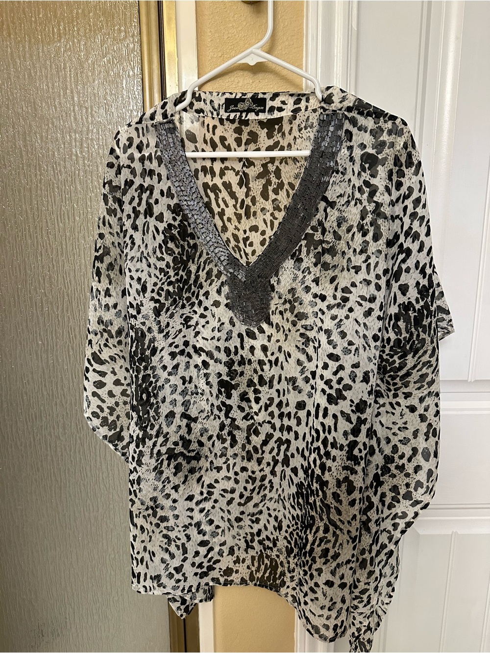 Embellished V-Neck Animal Print Women's Top - Black & White